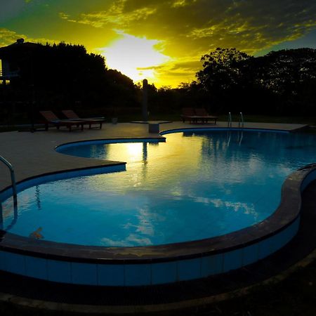 Lake Villa Resort Tissamaharama Exterior foto