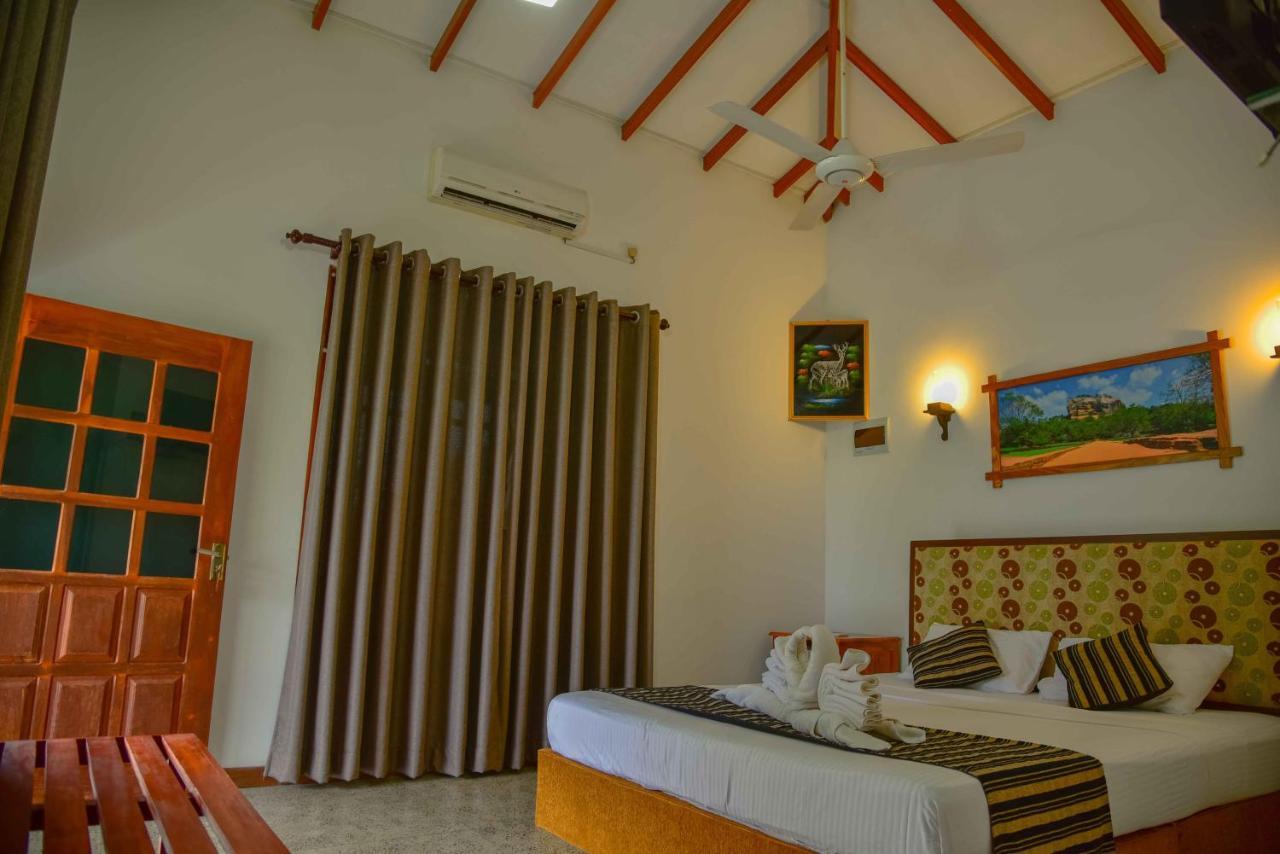 Lake Villa Resort Tissamaharama Exterior foto