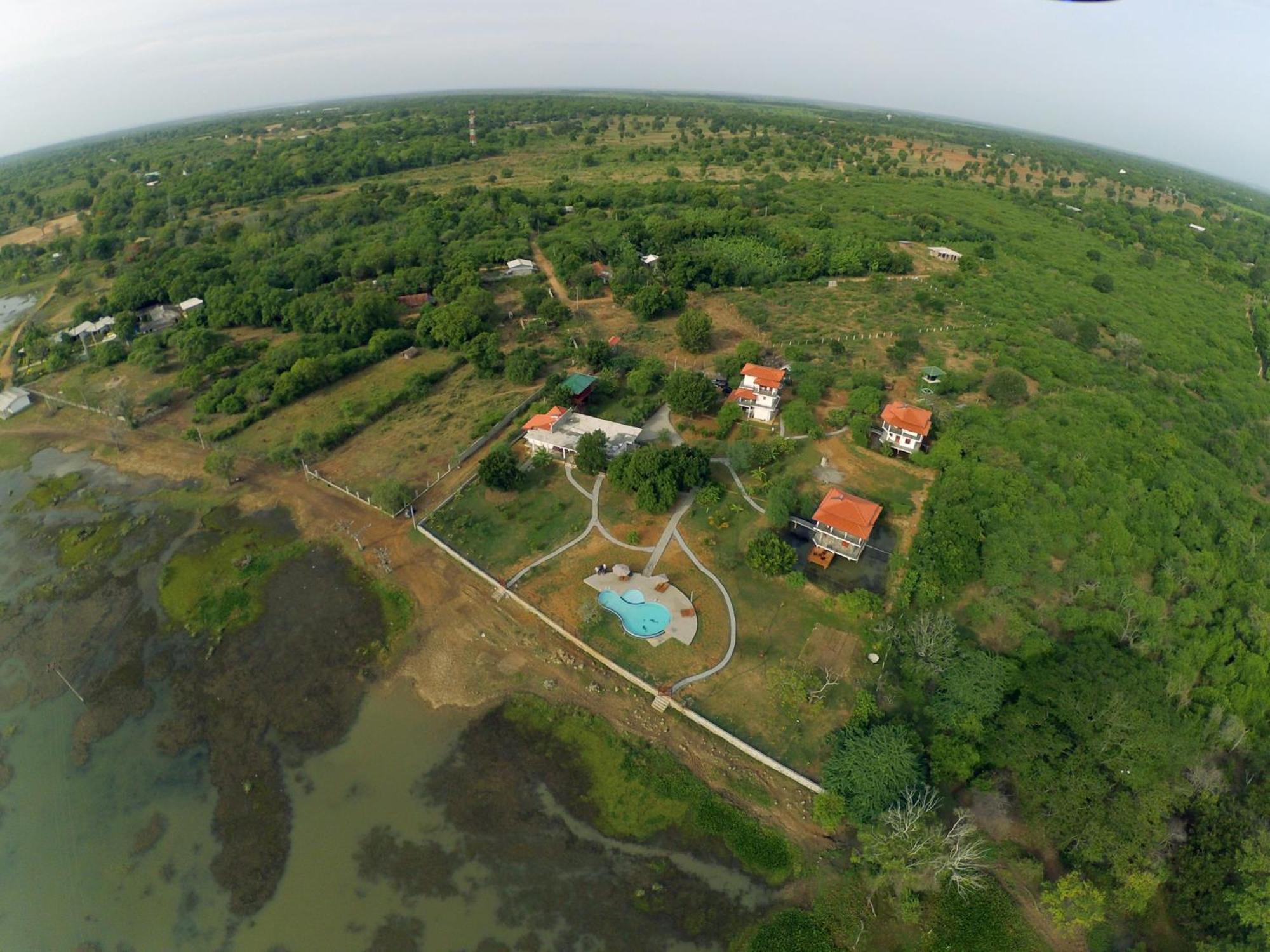 Lake Villa Resort Tissamaharama Exterior foto