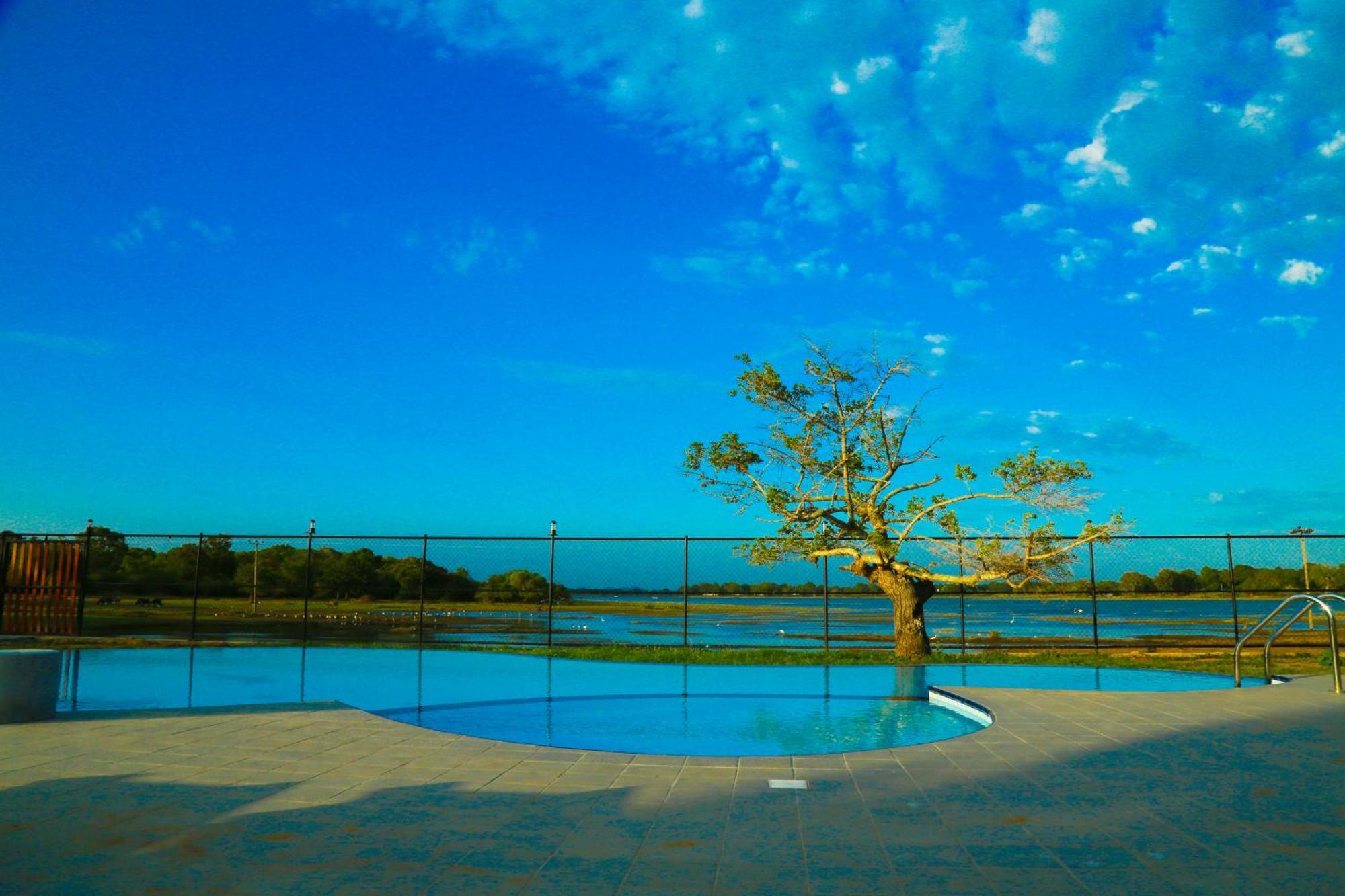 Lake Villa Resort Tissamaharama Exterior foto