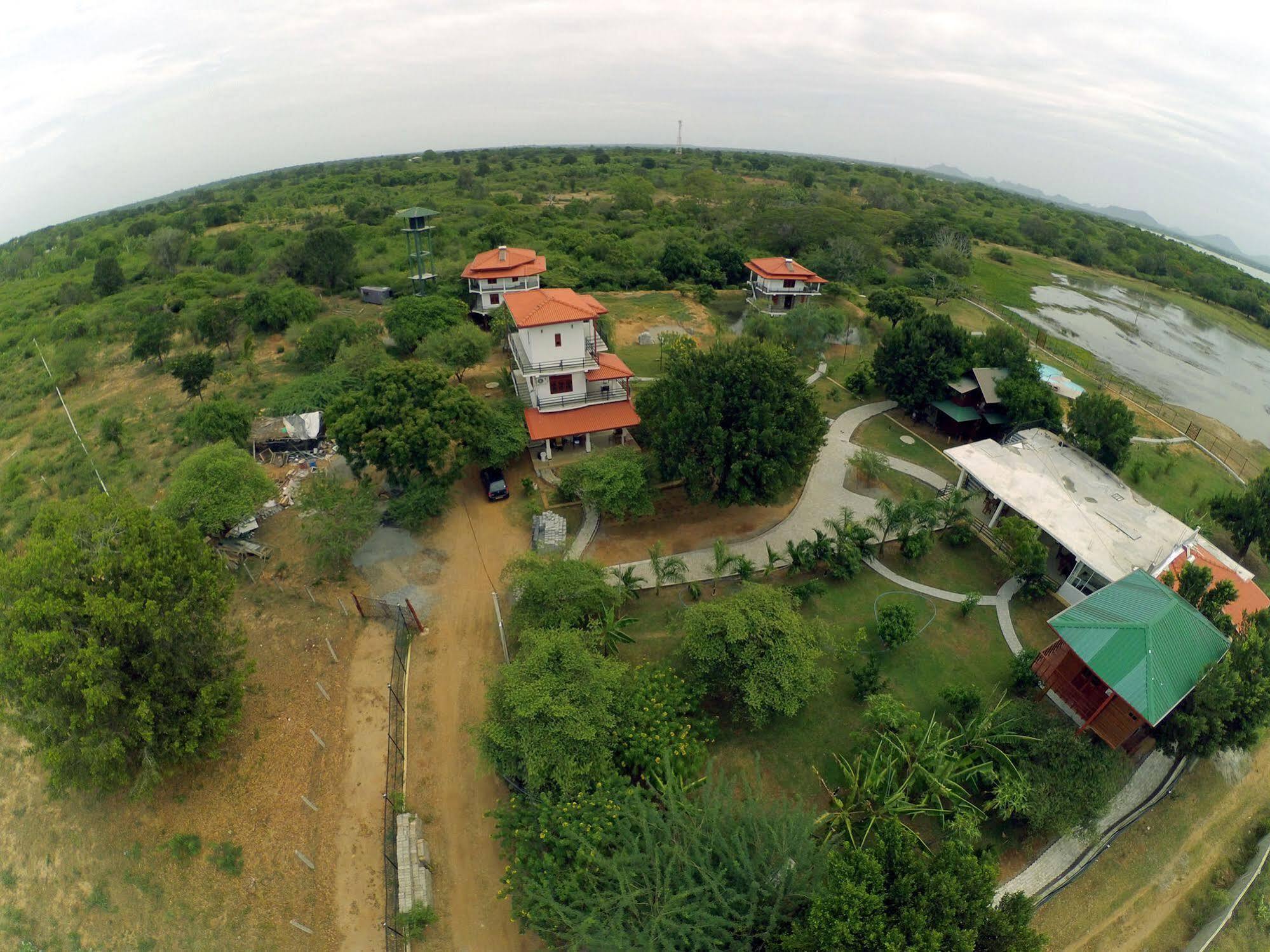 Lake Villa Resort Tissamaharama Exterior foto