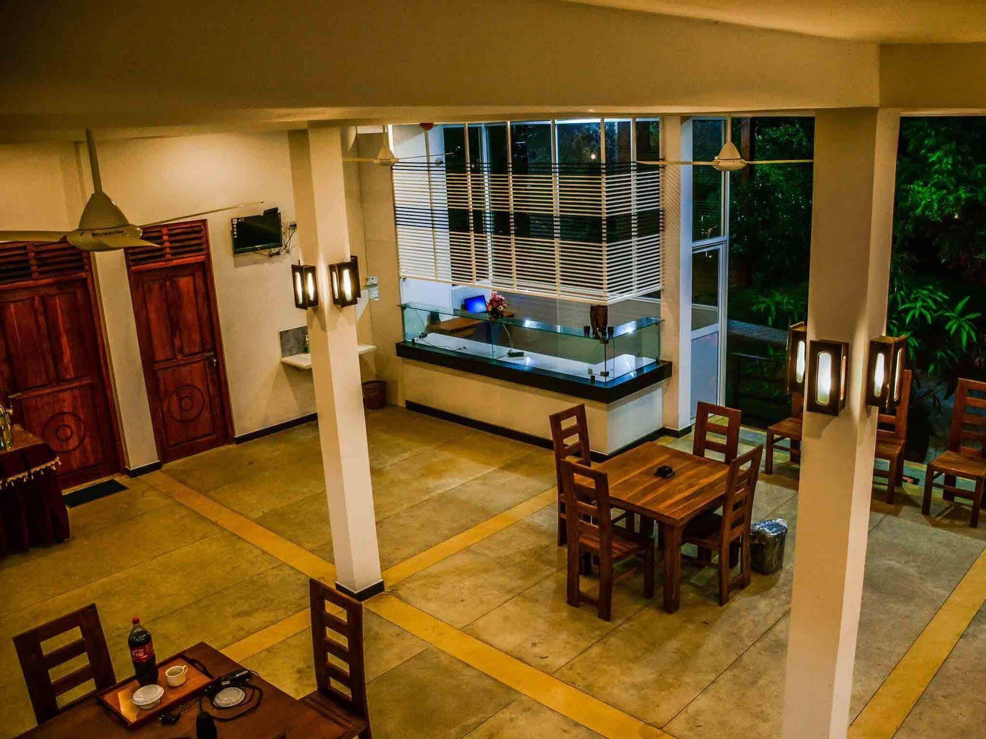 Lake Villa Resort Tissamaharama Exterior foto